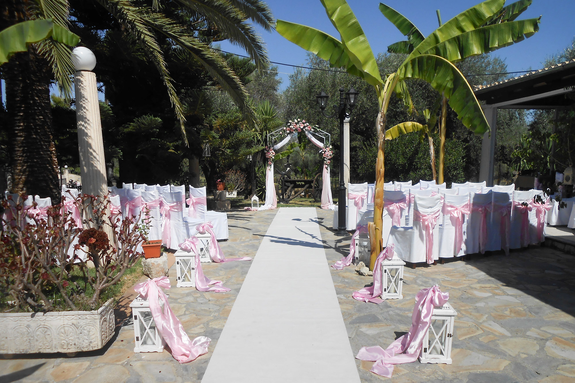 Image: http://www.bookyourweddingday.com/images/media/uploadfiles/weddings 219.jpg